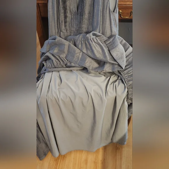 Elegant Gray Sleeveless Dress - Picture 4 of 7